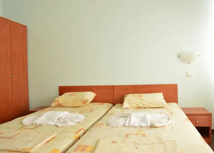 Hotel Sozopol מלון *